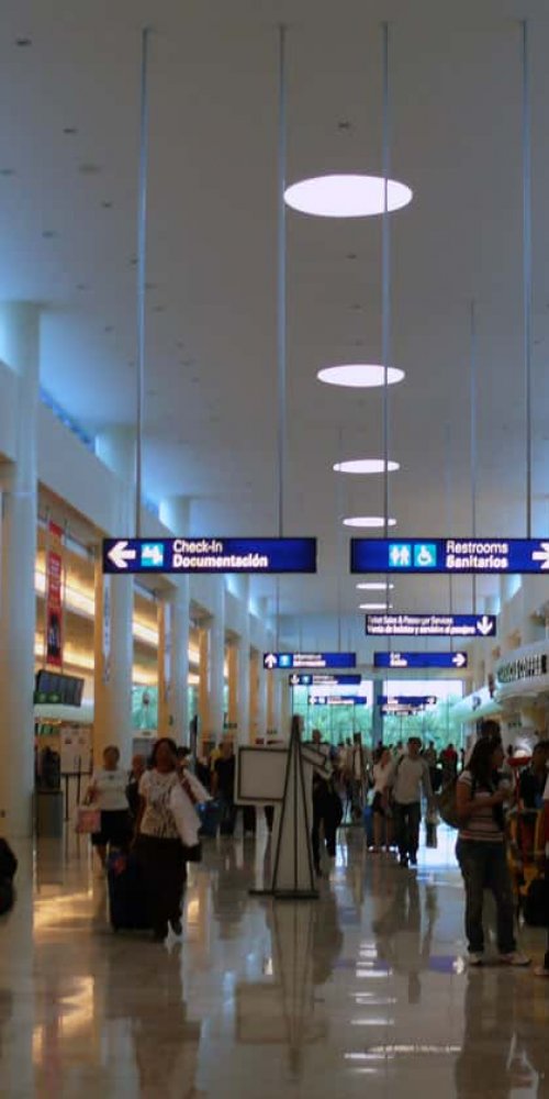 Quiet lounge seating area at Cancún Airport
