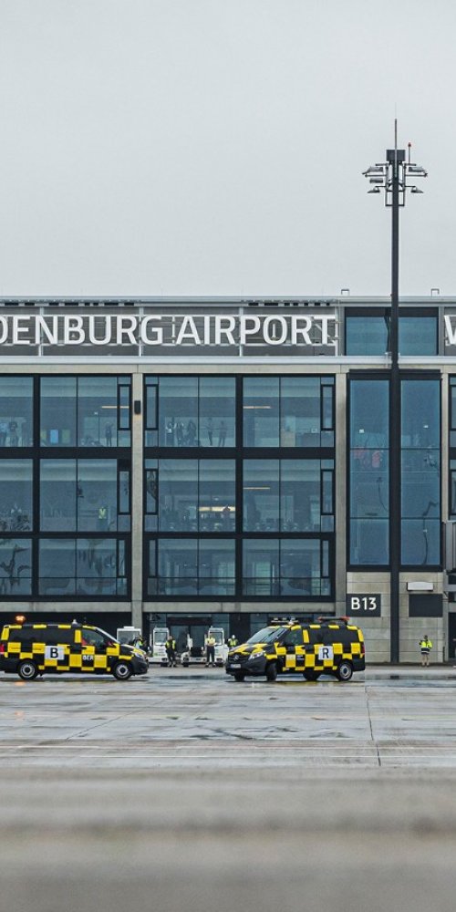 Crowded interior of a lounge at Berlin Brandenburg Airport, DE