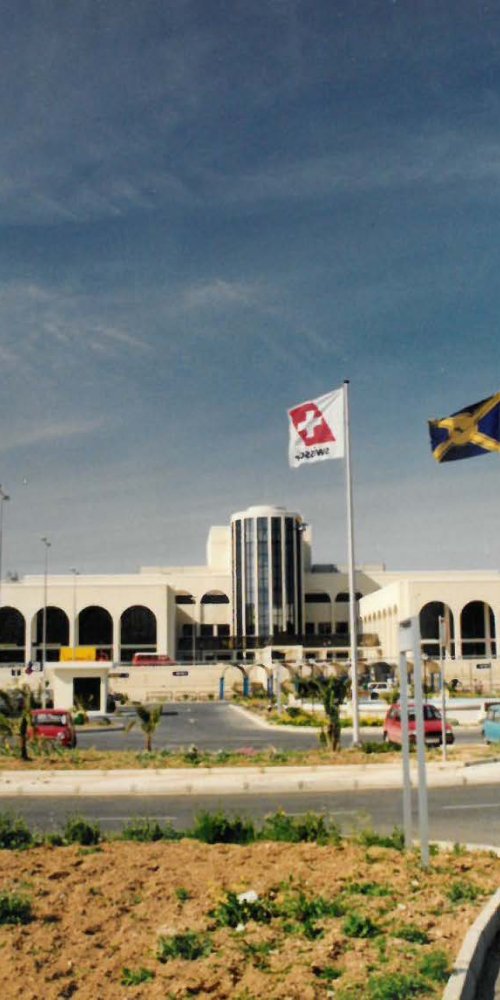 Malta Intl Airport lounge crowding perspective