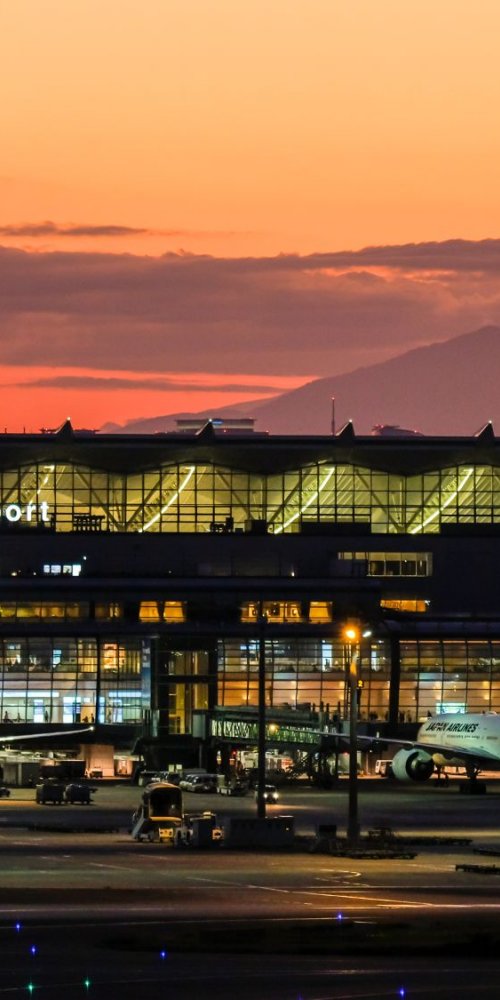 Tokyo Haneda lounge interior portrait